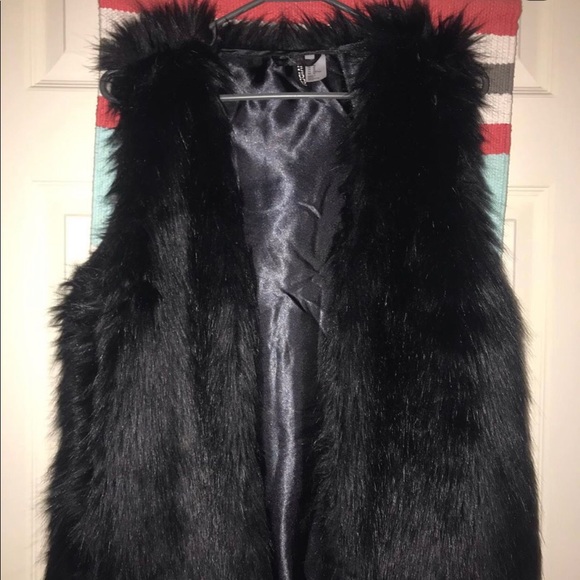 Fur vest - Picture 2 of 2
